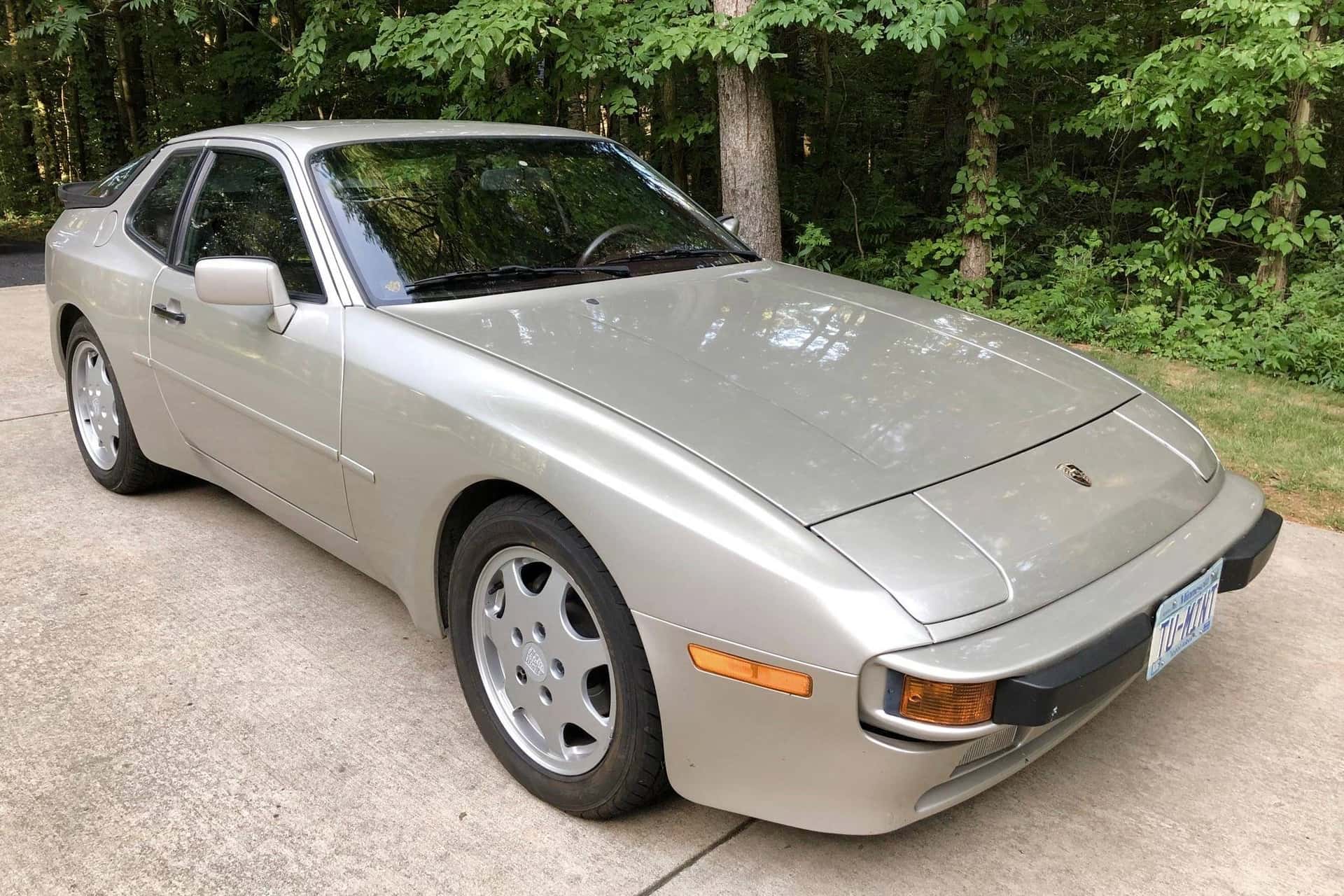 1987 Porsche 944 sold for $7,100