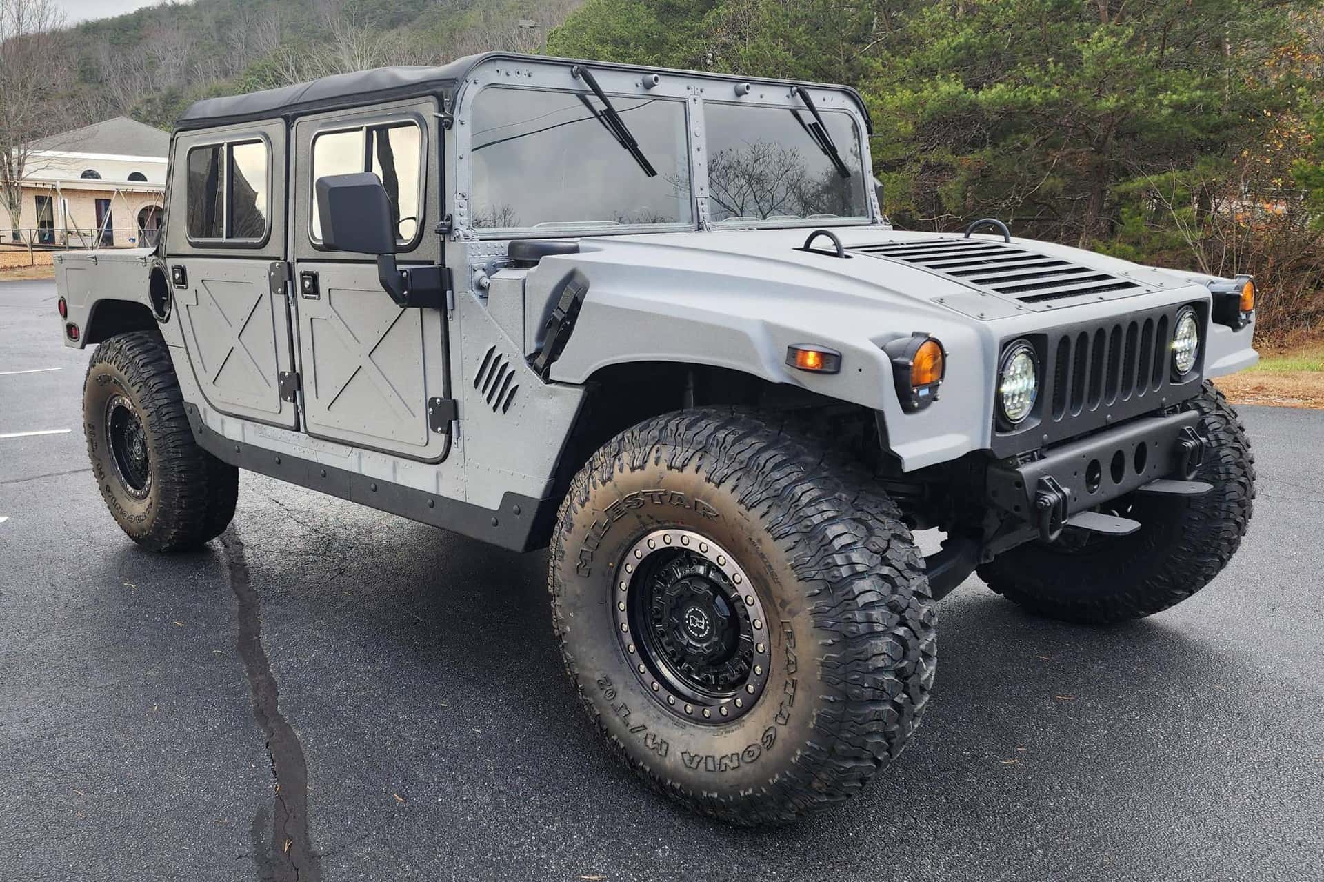 1985 AM General Hummer sold for $29,500