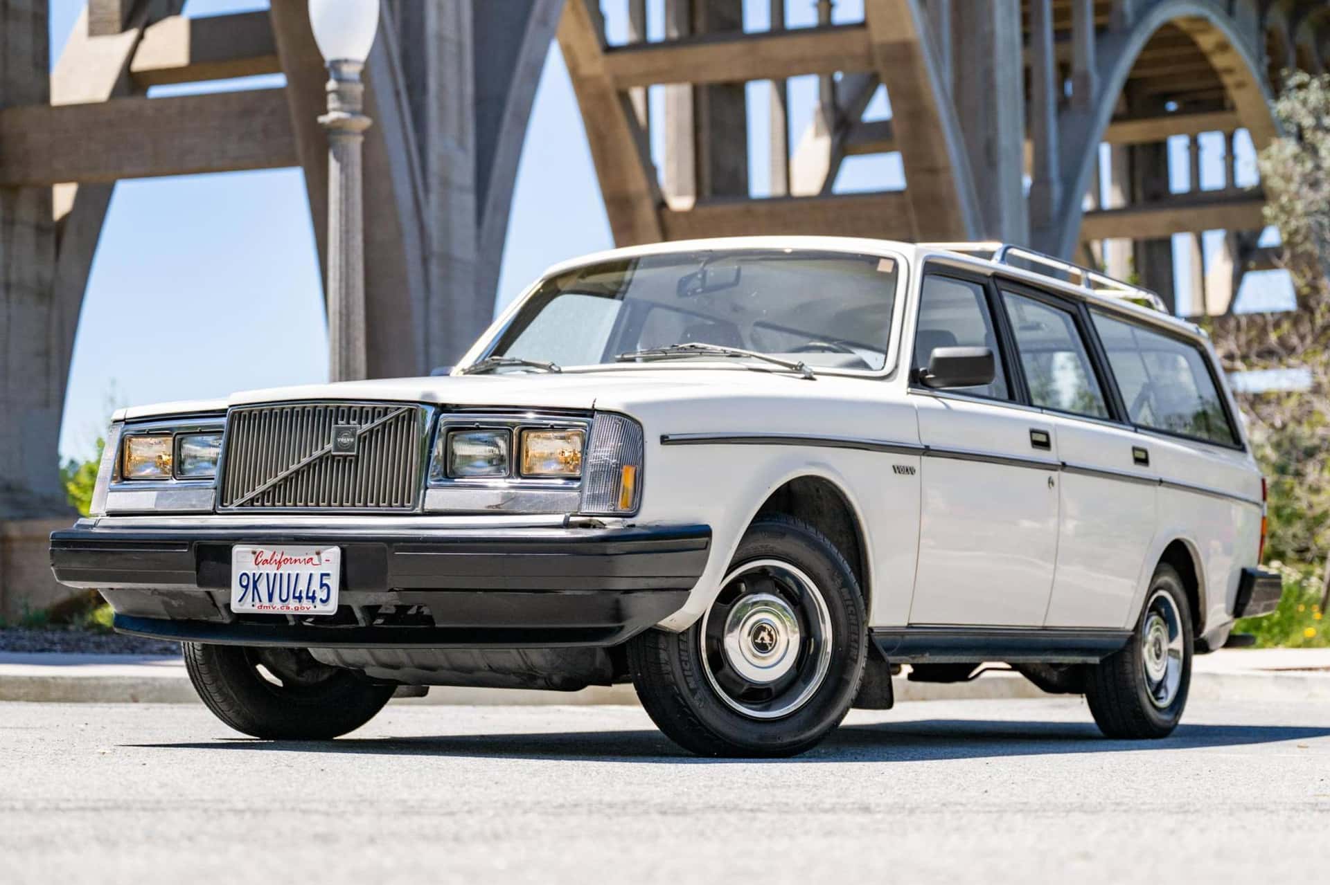 1984 Volvo 240 sold for $5,100