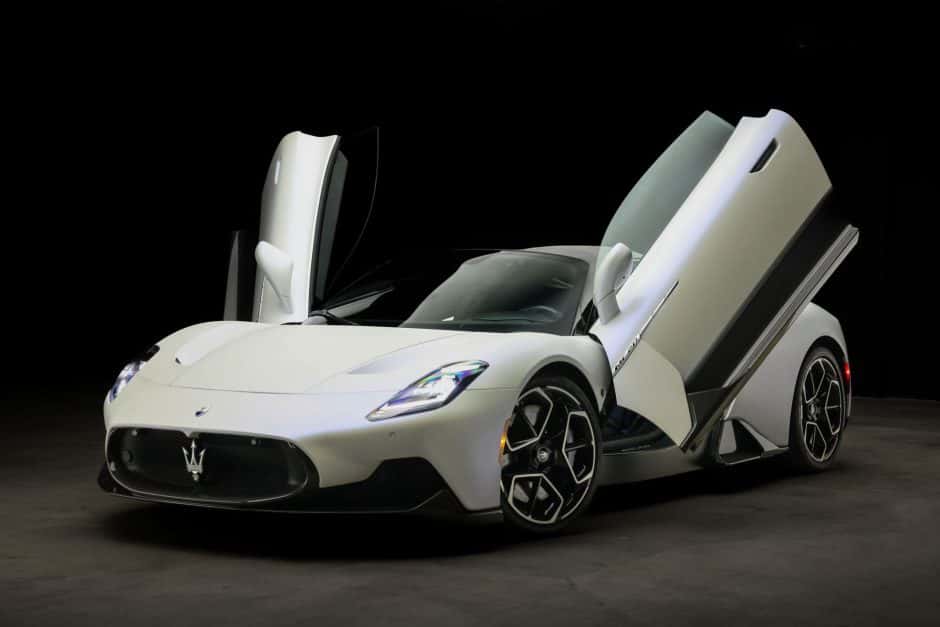 2022 Maserati MC20 sold for $206,206