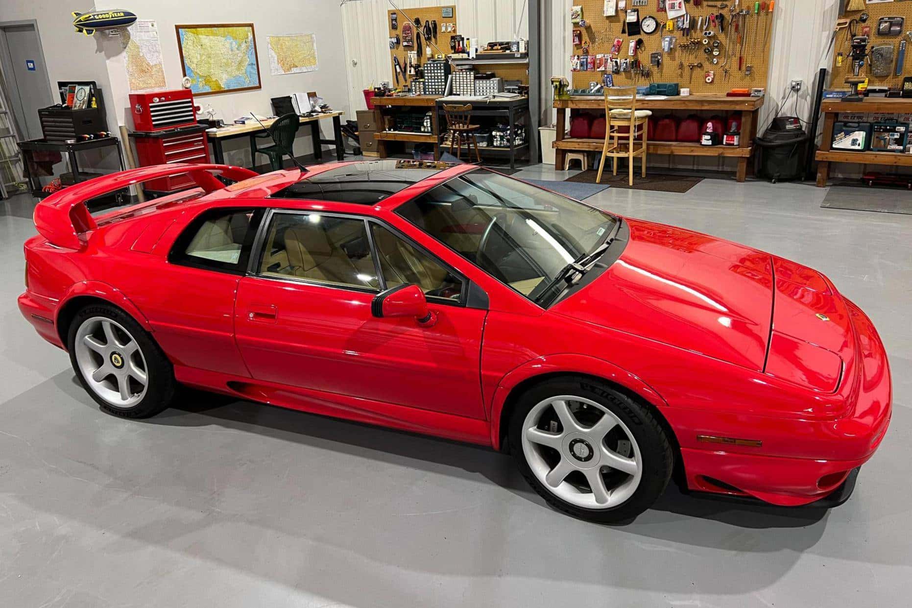 2001 Lotus Esprit sold for $67,000