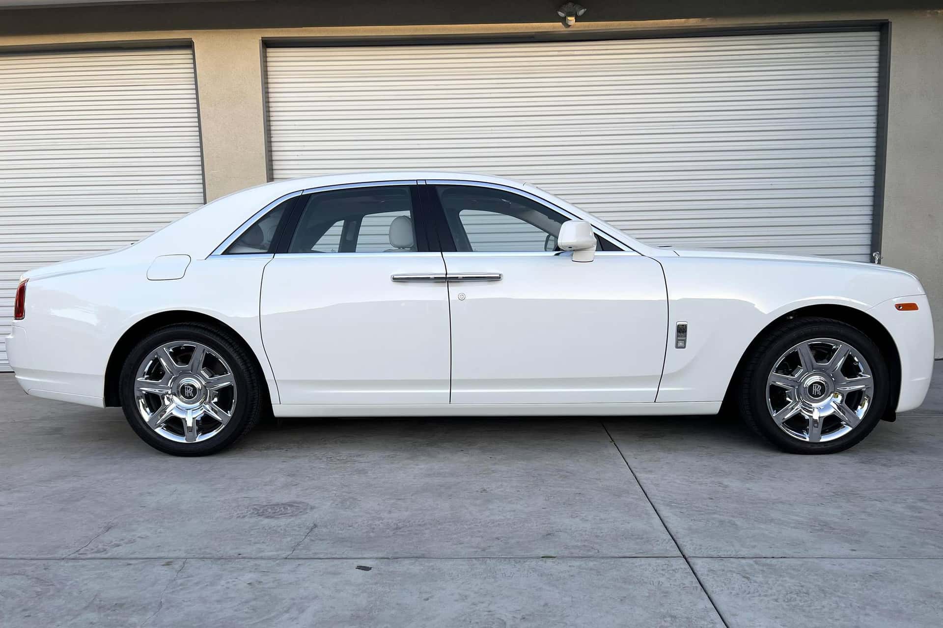 2013 Rolls-Royce Ghost sold for $121,000