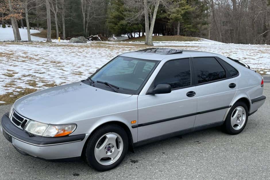 1997 Saab 900 sold for $8,697