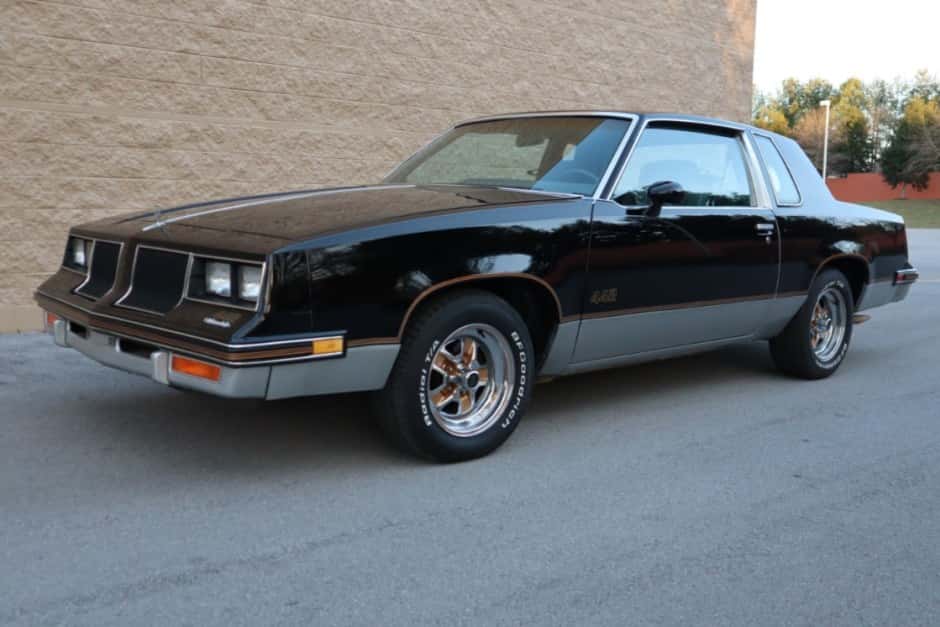 1986 Oldsmobile 442 sold for $20,000
