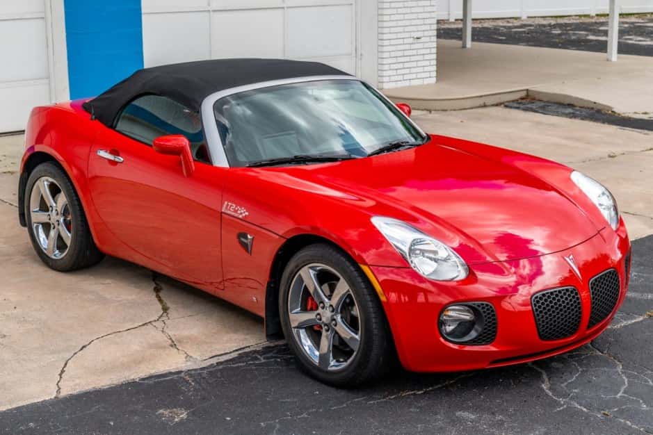 2007 Pontiac Solstice sold for $17,500