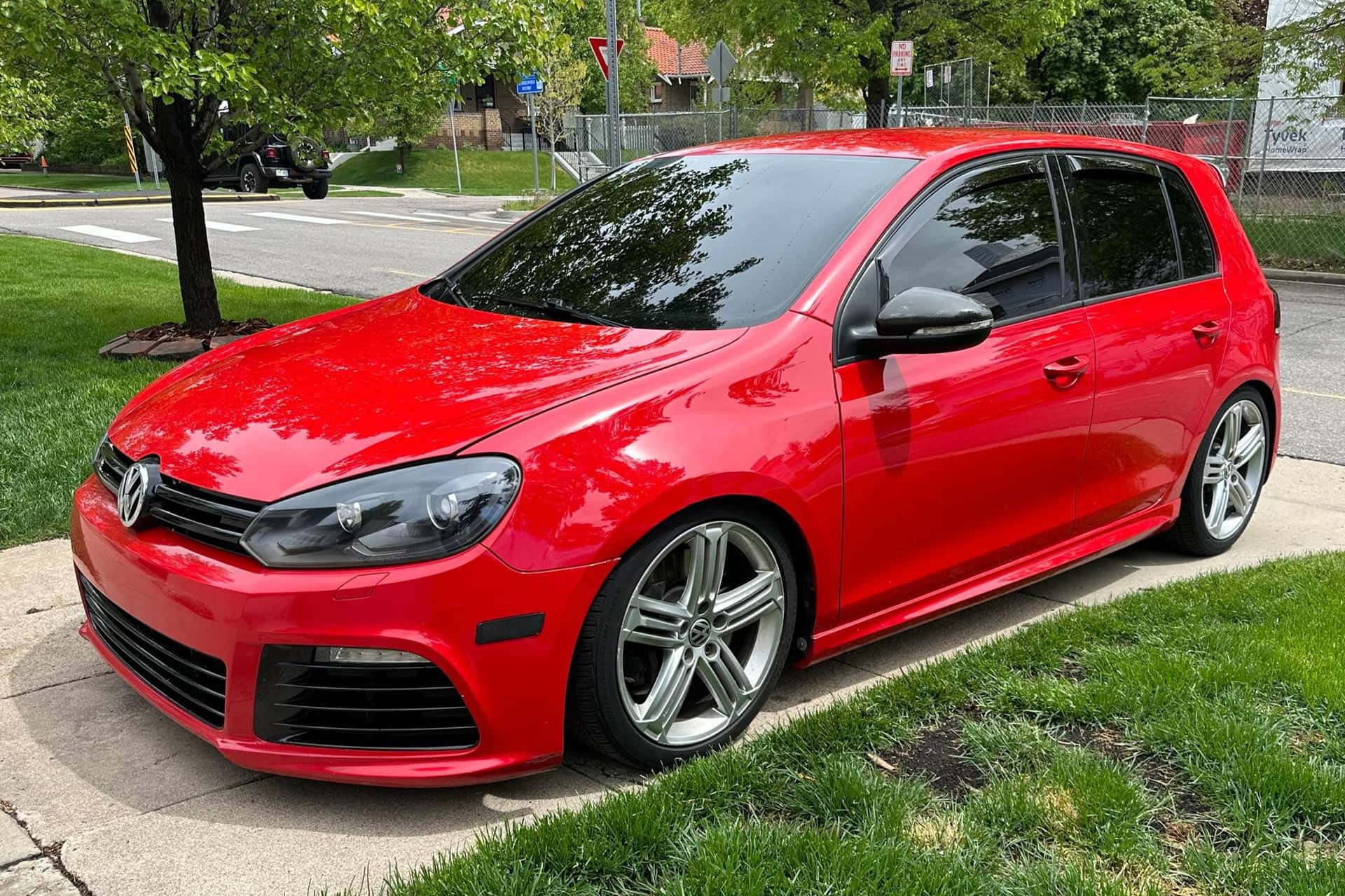 2013 Volkswagen Golf R sold for $12,350