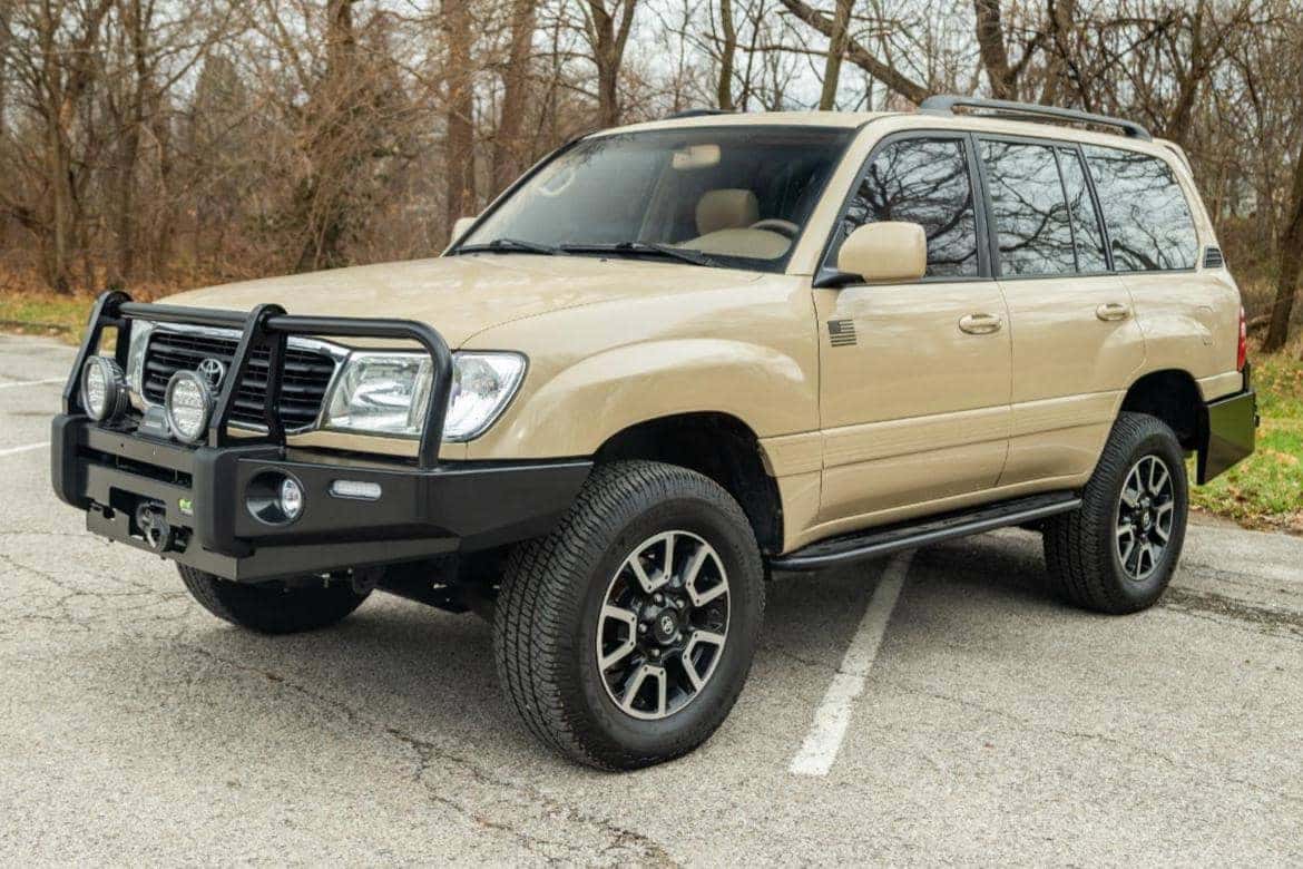 2002 Toyota Land Cruiser sold for $16,250