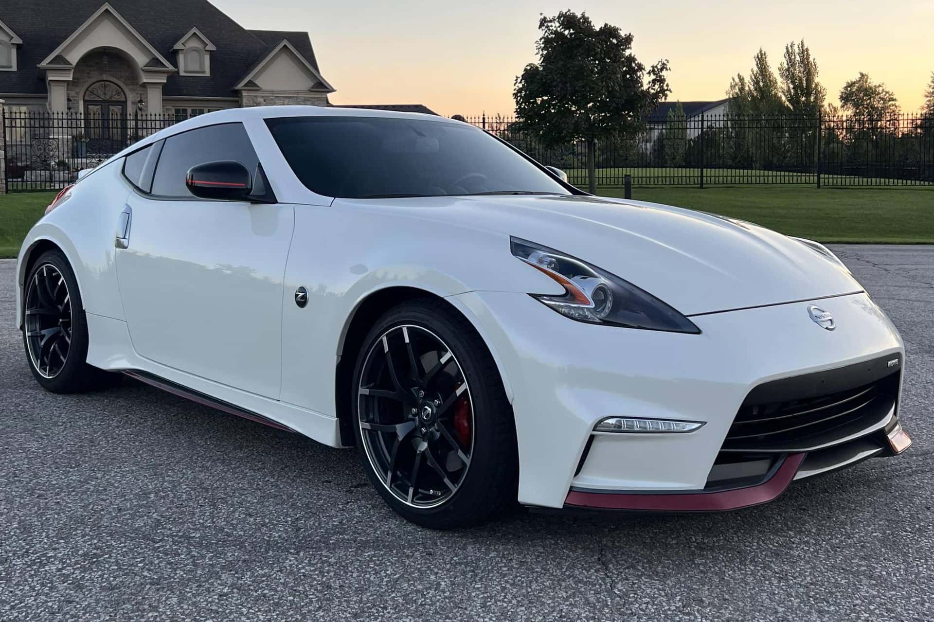 2015 Nissan 370Z sold for $30,400