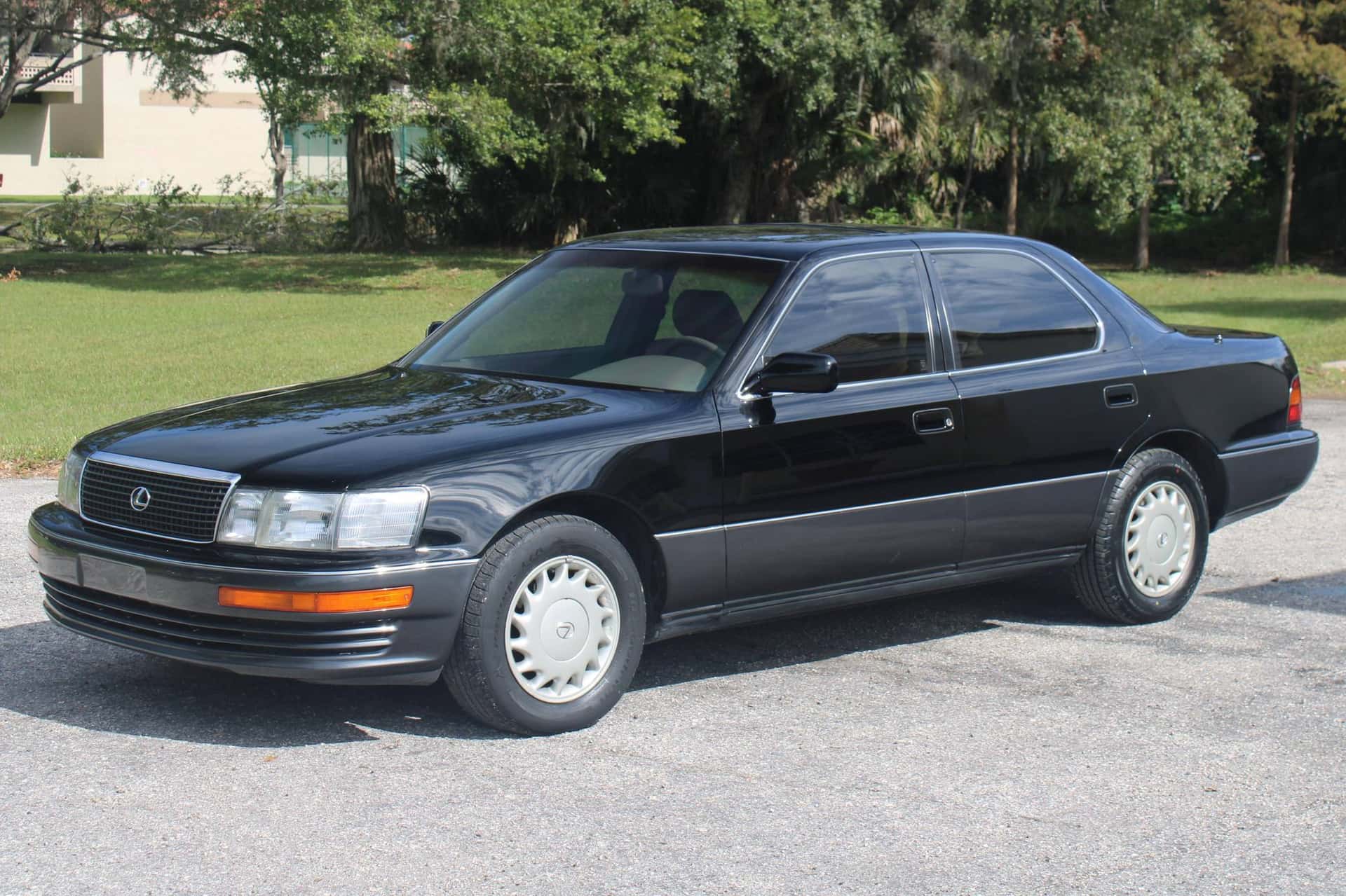 1992 Lexus LS sold for $9,200