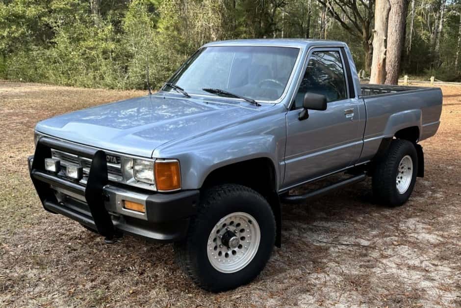 1988 Toyota Pickup (N50/N60/N70 1984-1988) sold for $10,900
