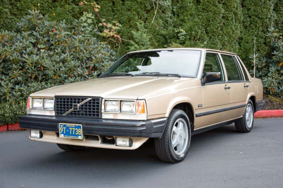 1986 Volvo 700-Series sold for $7,000