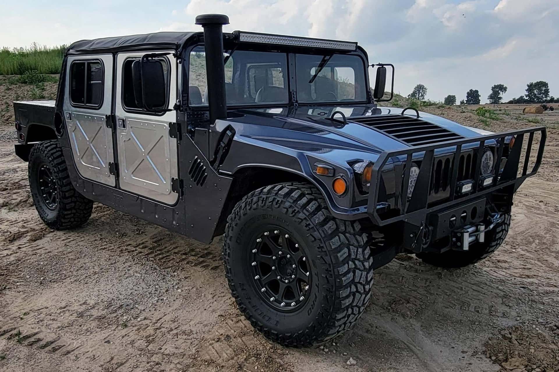 2004 AM General Hummer sold for $27,000