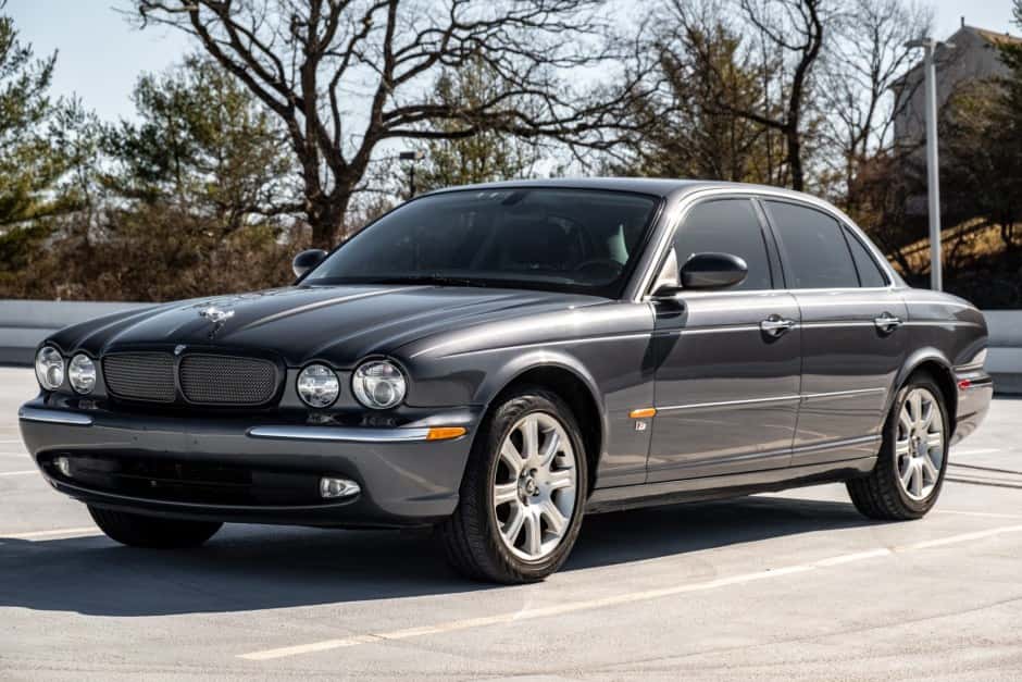2005 Jaguar X350/X356/X358 XJR (2004-2009) sold for $13,250