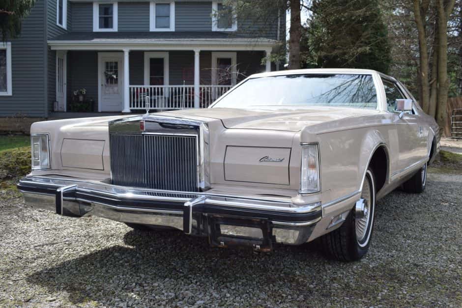 1979 Lincoln Continental Mark V (1977-1979) sold for $7,250