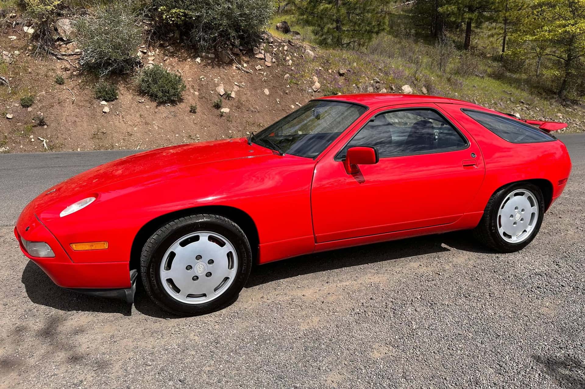 1988 Porsche 928 sold for $15,750
