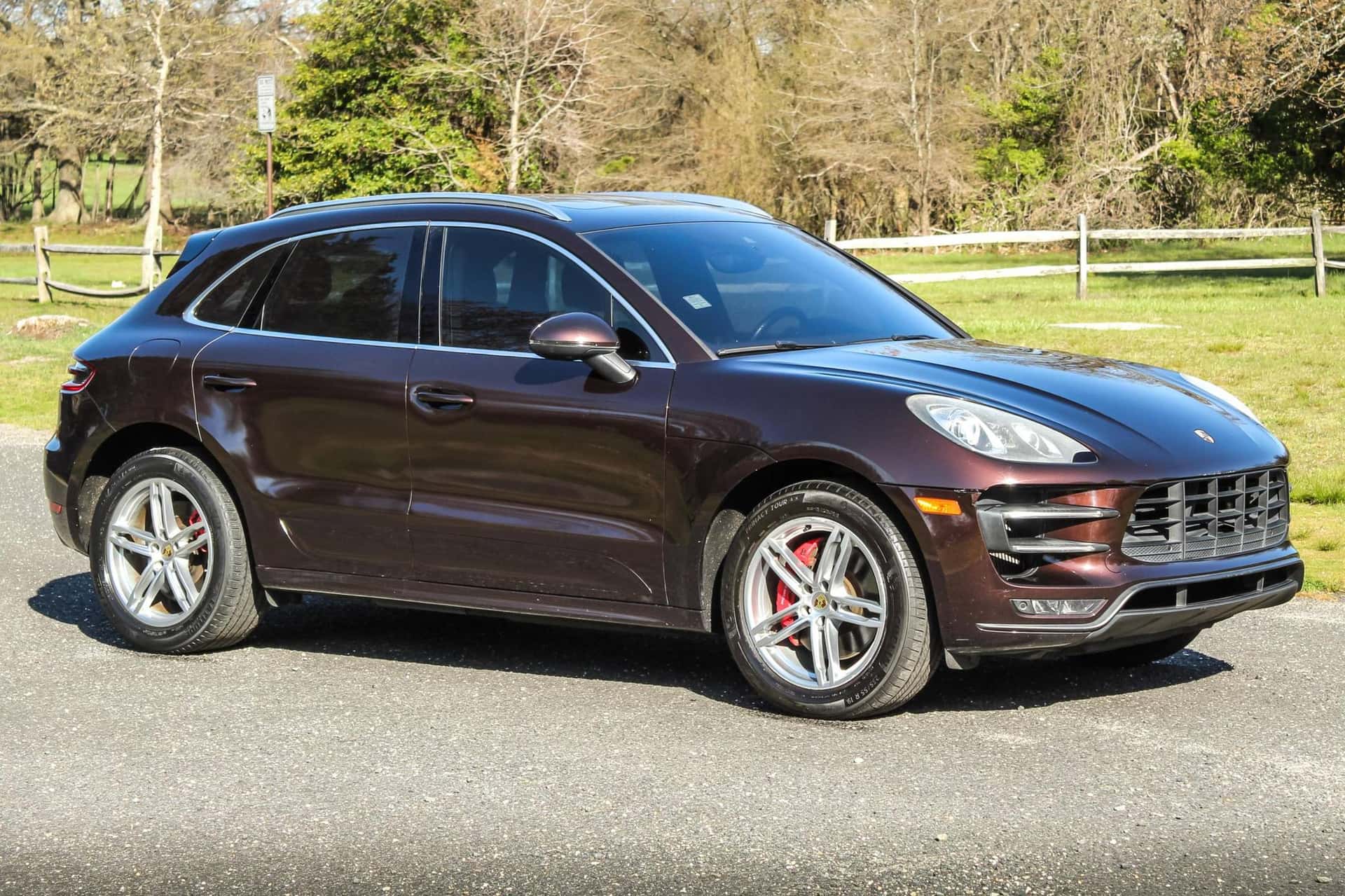 2015 Porsche Macan sold for $17,001