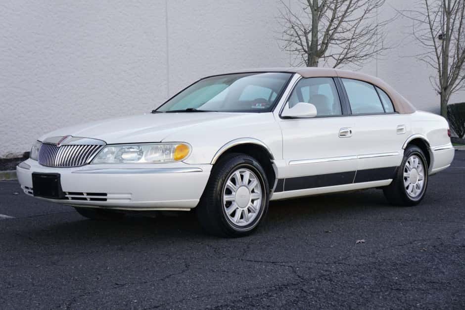 2002 Lincoln Continental (1995-2002) sold for $13,500