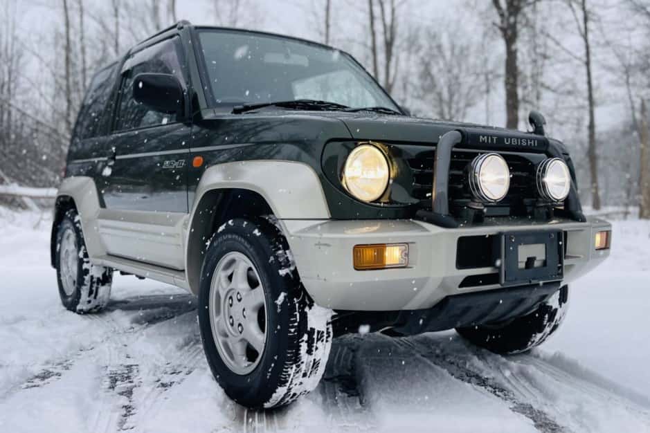 1996 Mitsubishi Pajero & Montero sold for $10,500