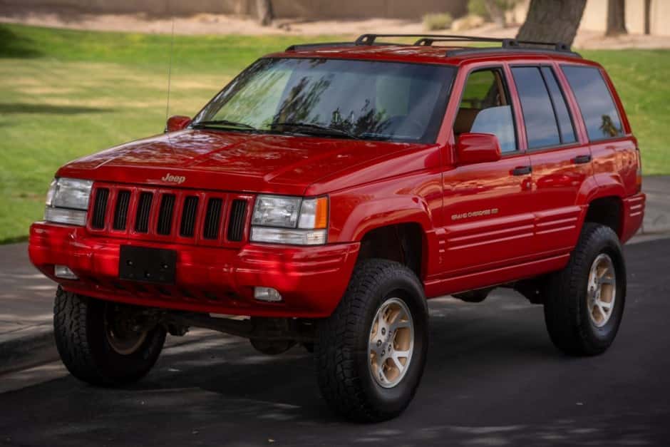 1997 Jeep ZJ Grand Cherokee sold for $13,250