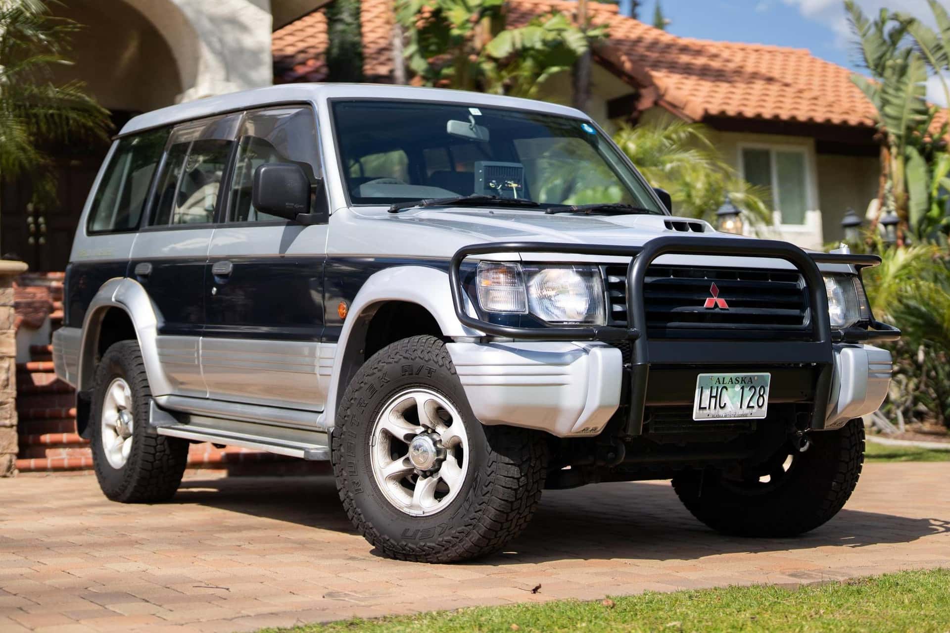 1996 Mitsubishi Pajero sold for $6,300