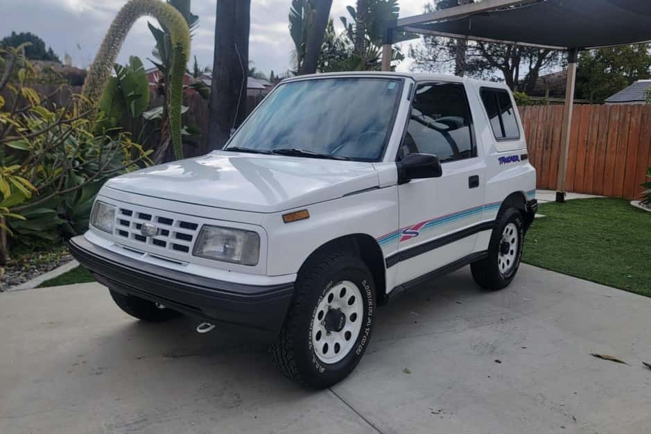 1992 Geo Tracker/Suzuki Sidekick sold for $10,250