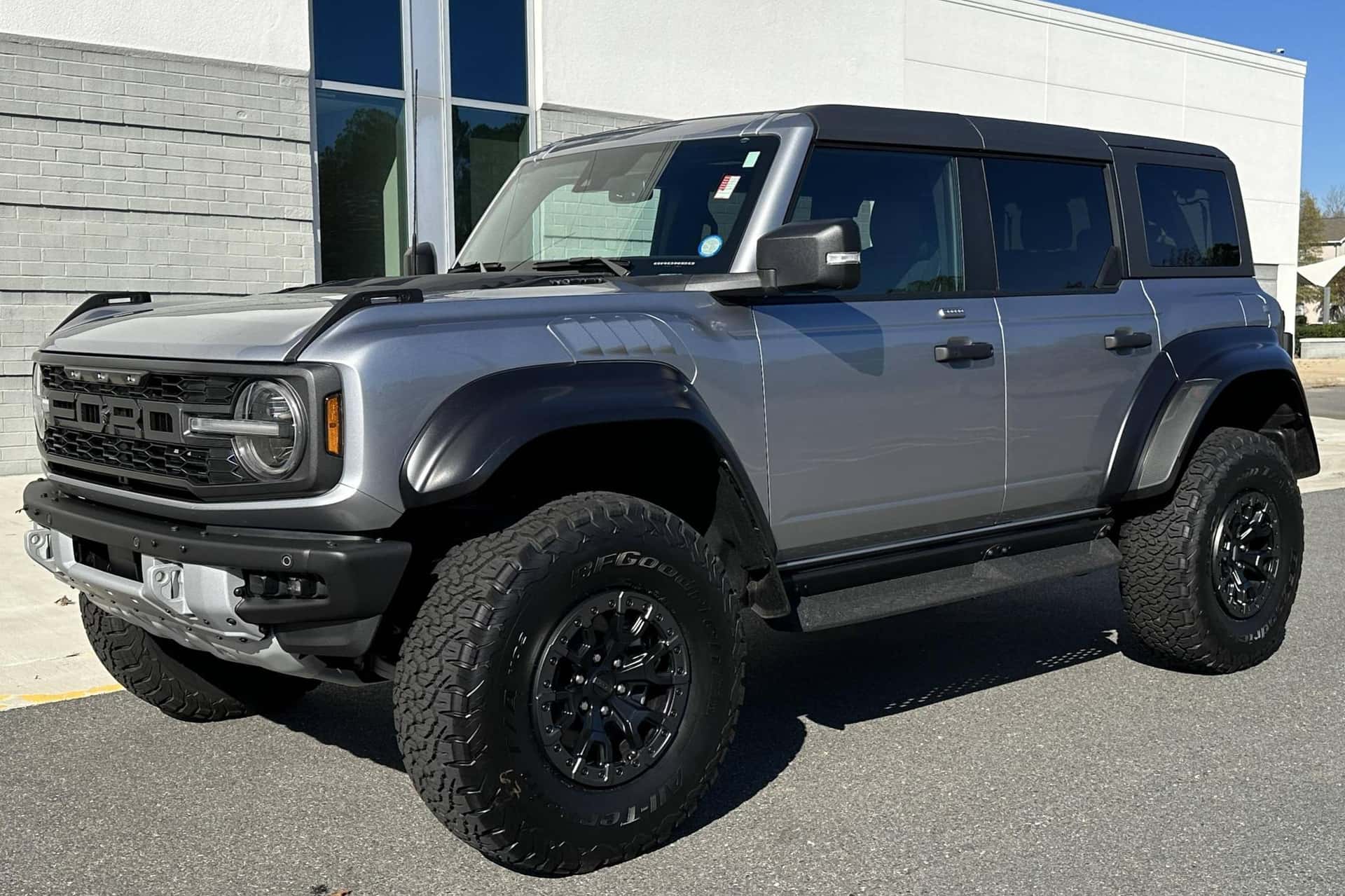 2022 Ford Bronco Raptor sold for $107,500