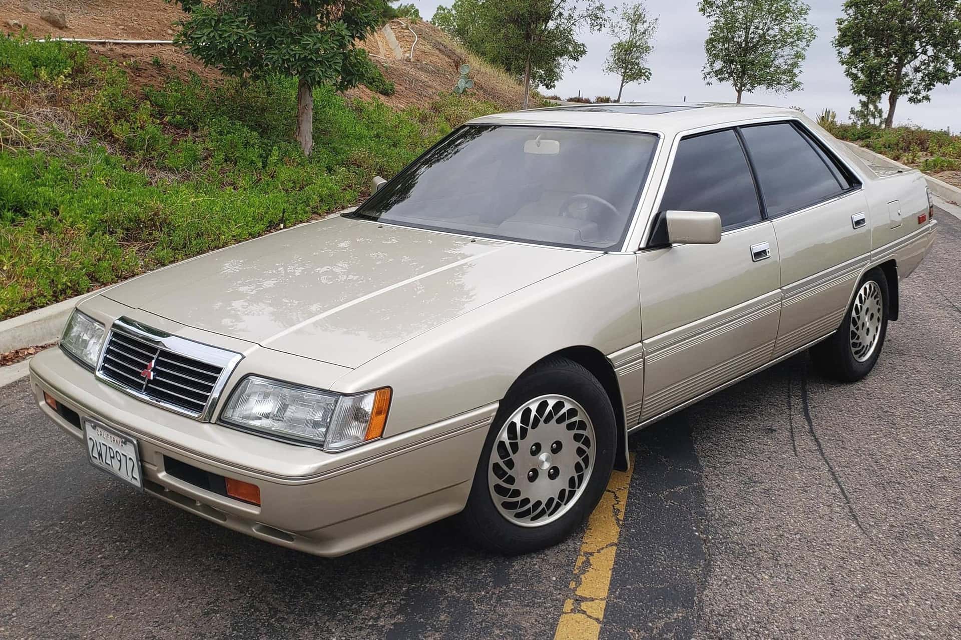 1990 Mitsubishi Sigma sold for $7,905