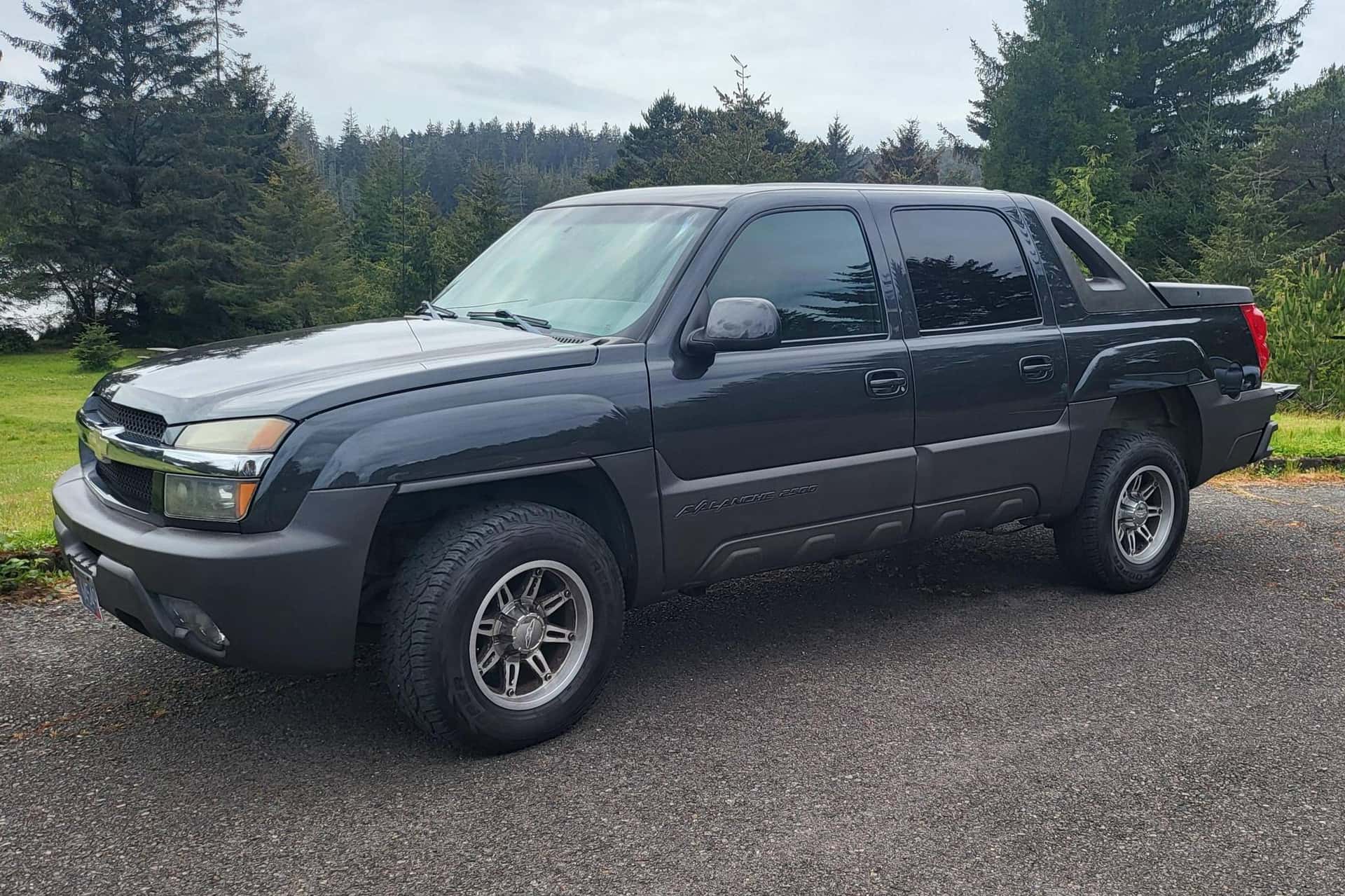 2004 Chevrolet Avalanche sold for $8,750