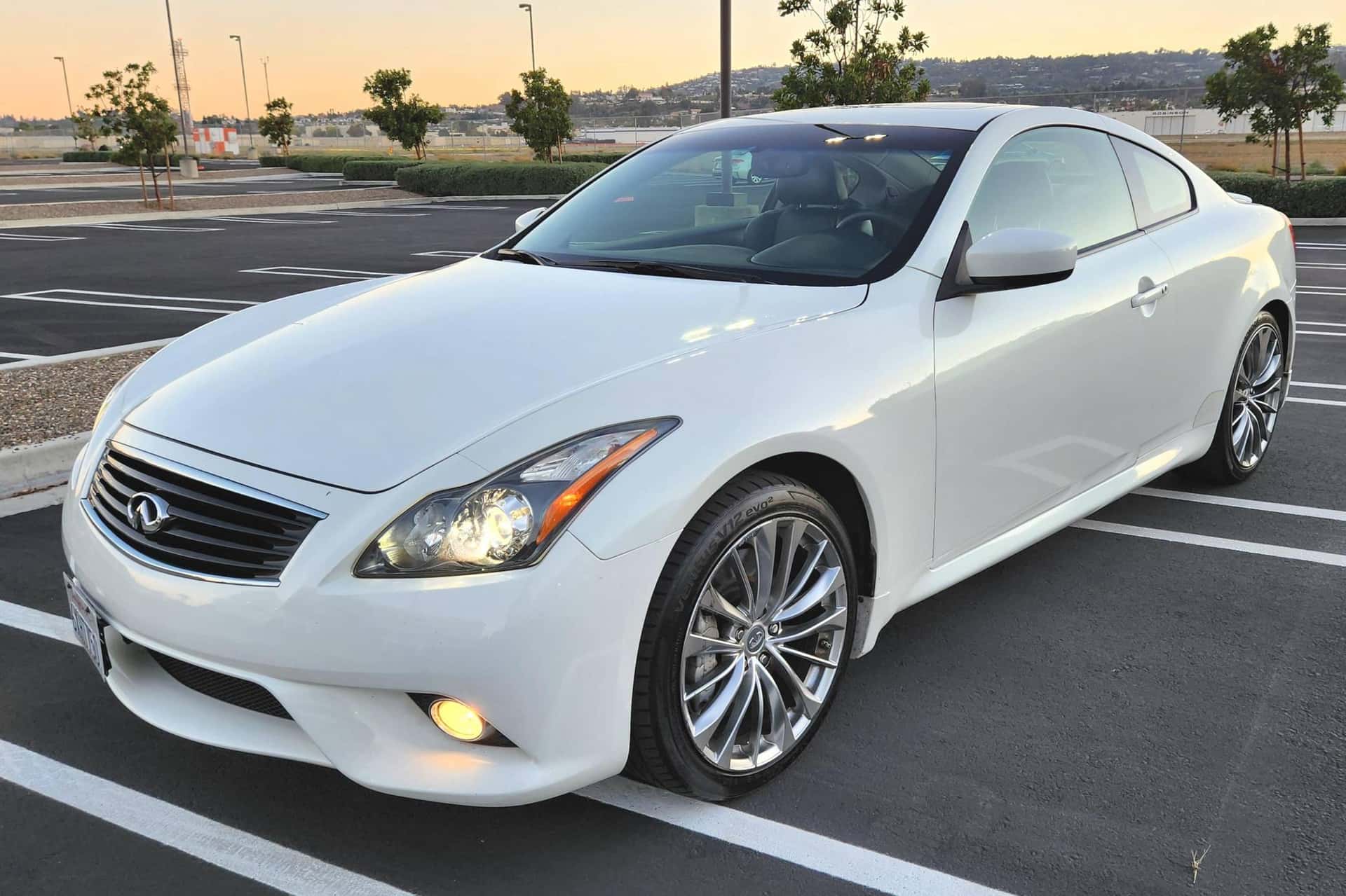 2013 Infiniti G37 sold for $16,550