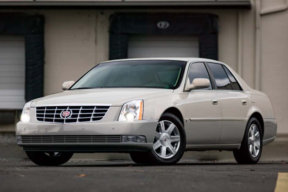 2007 Cadillac DTS sold for $23,250