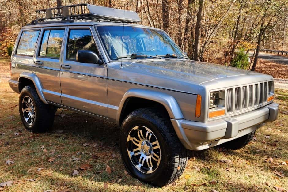 2001 Jeep XJ Cherokee sold for $9,250