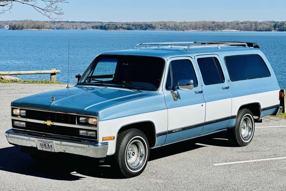 1991 Chevrolet Suburban (1973-1991) sold for $21,250