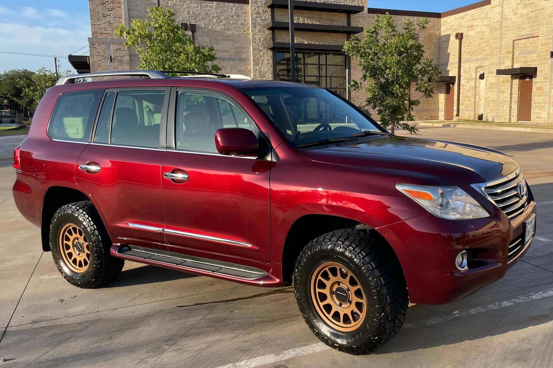 2008 Lexus LX sold for $20,500