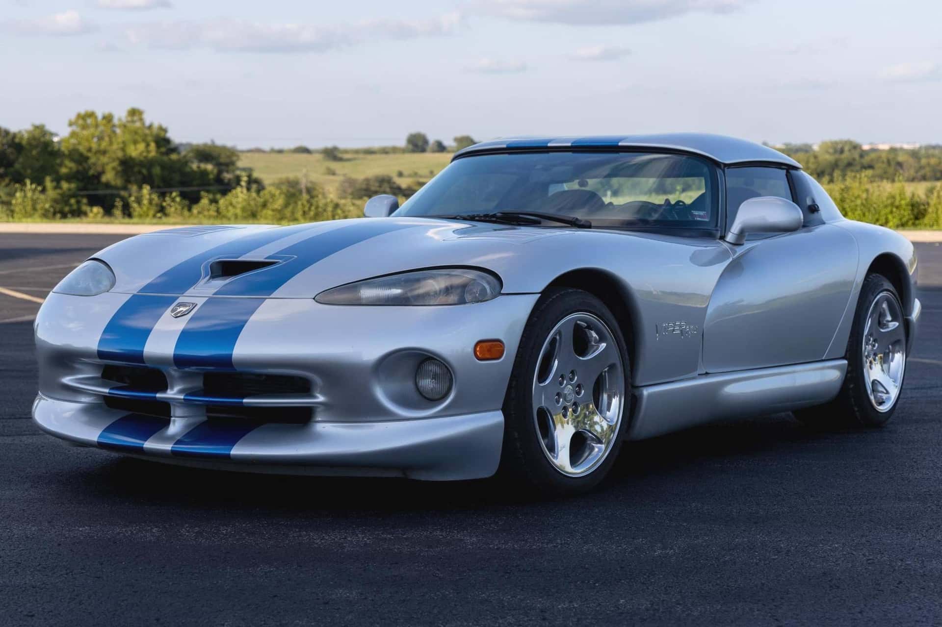 1999 Dodge Viper sold for $38,500