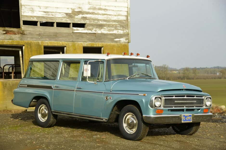 1968 International Harvester Travelall sold for $19,025