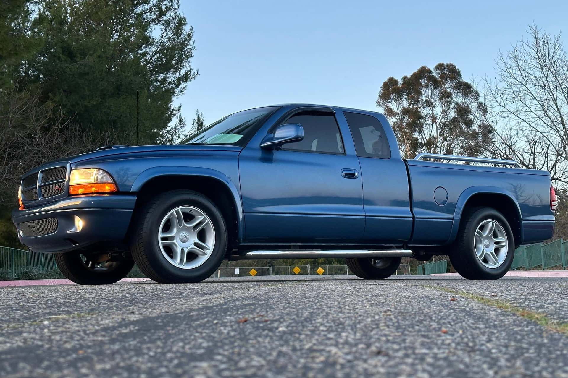 2001 Dodge Dakota sold for $10,900