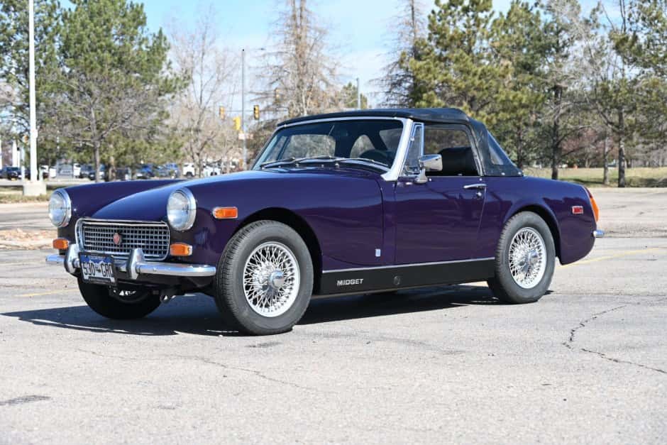 1972 MG Midget sold for $12,333