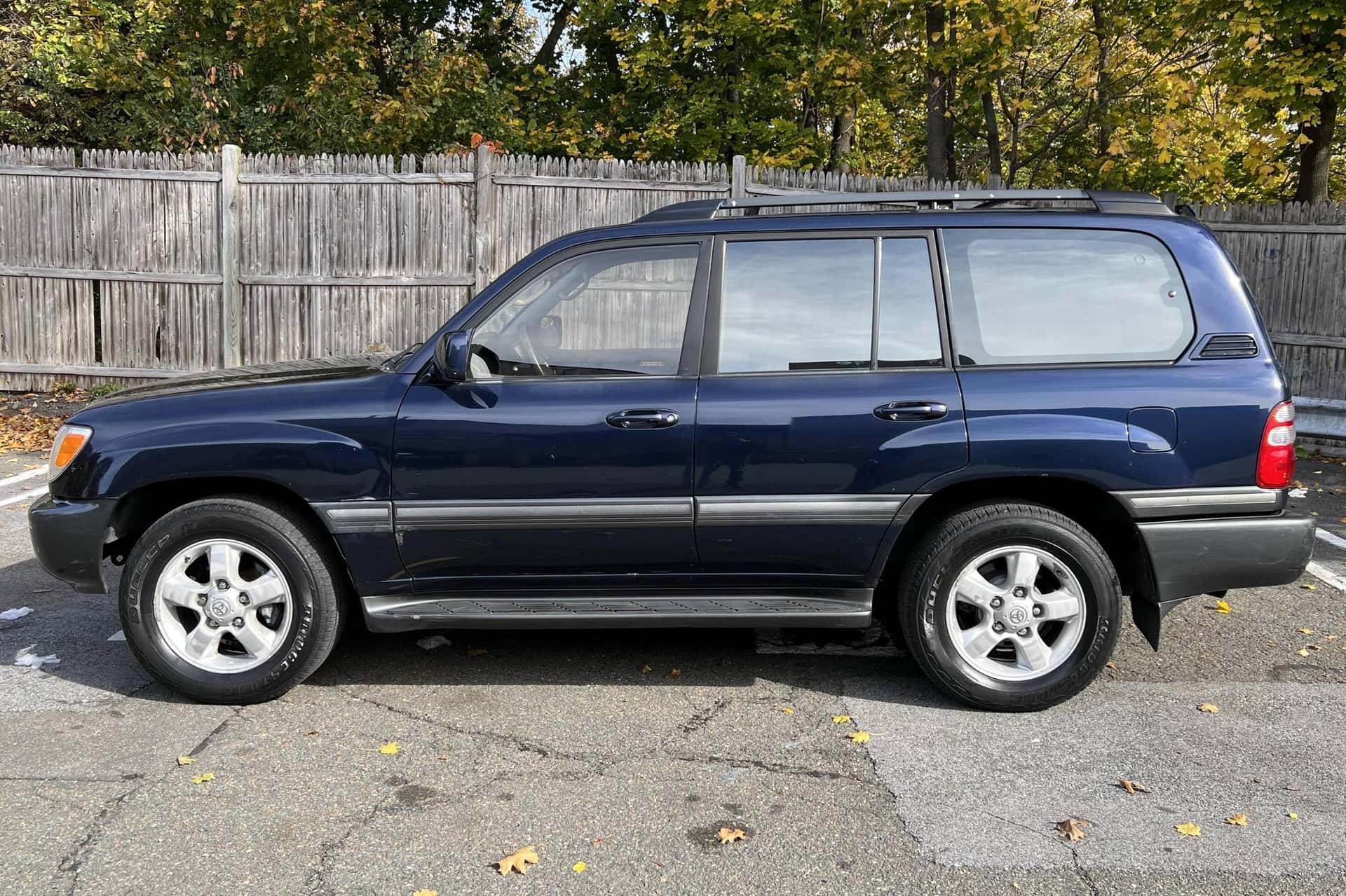 2003 Toyota Land Cruiser sold for $9,150