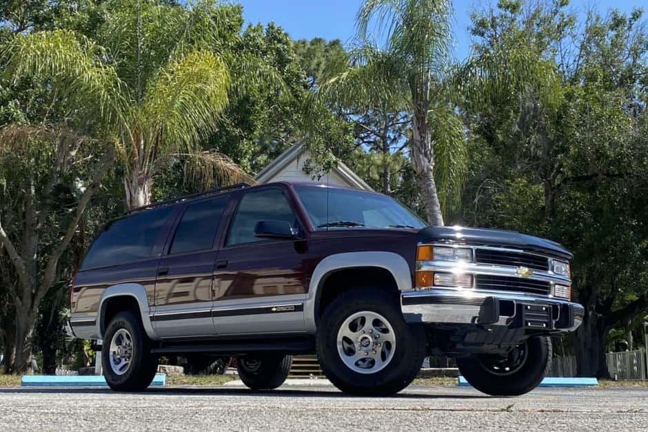 1995 Chevrolet Suburban (GMT400 1992-1999) sold for $35,750