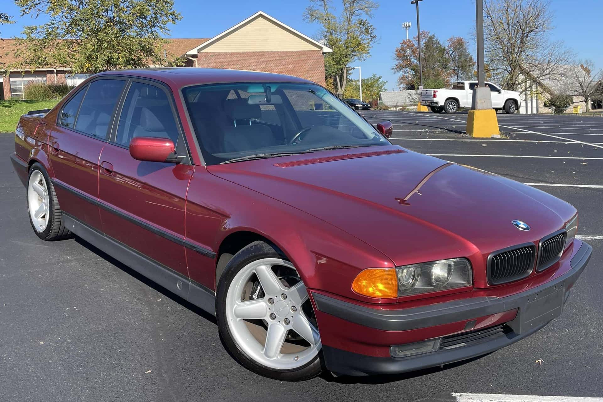 1995 BMW 7 Series sold for $11,433