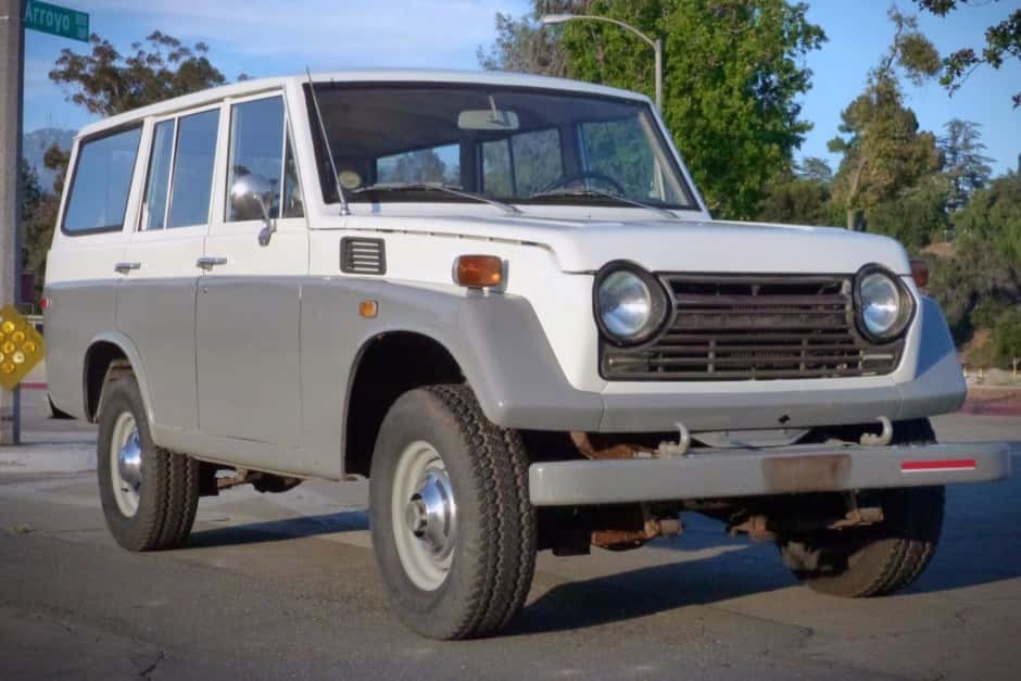 1971 Toyota Land Cruiser FJ55 sold for $7,300
