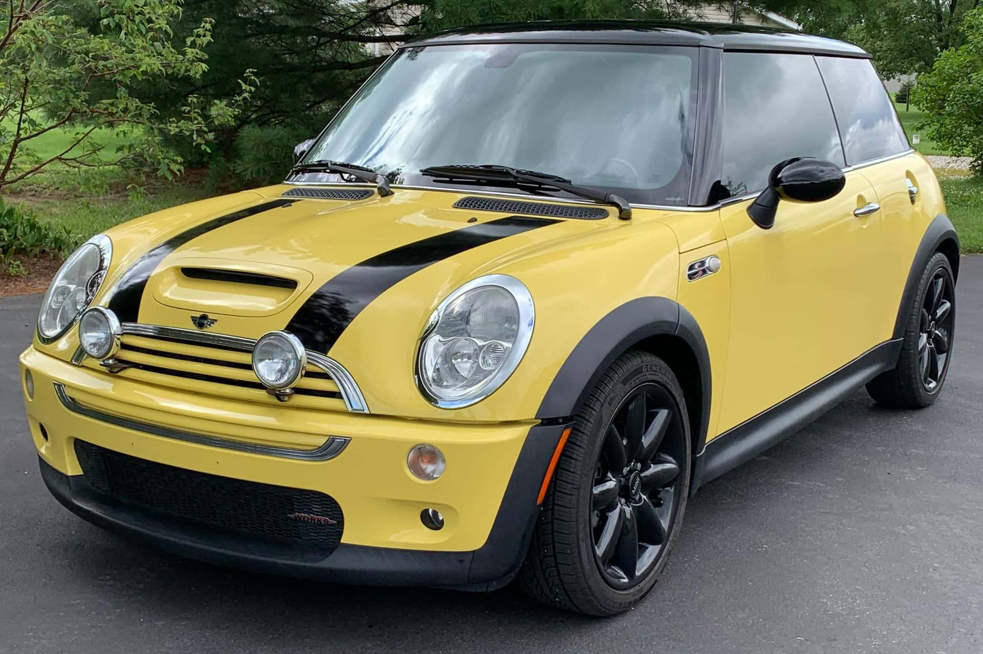 2004 MINI Cooper sold for $7,200