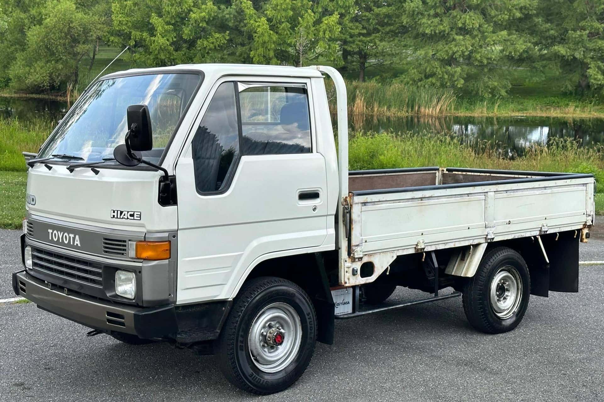 1987 Toyota HiAce sold for $9,000