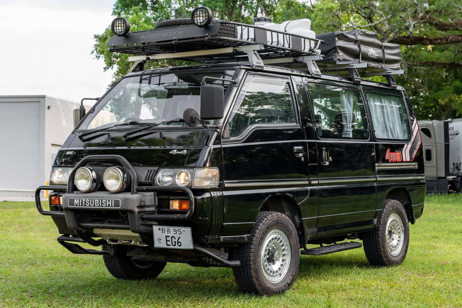 1991 Mitsubishi Delica sold for $11,000