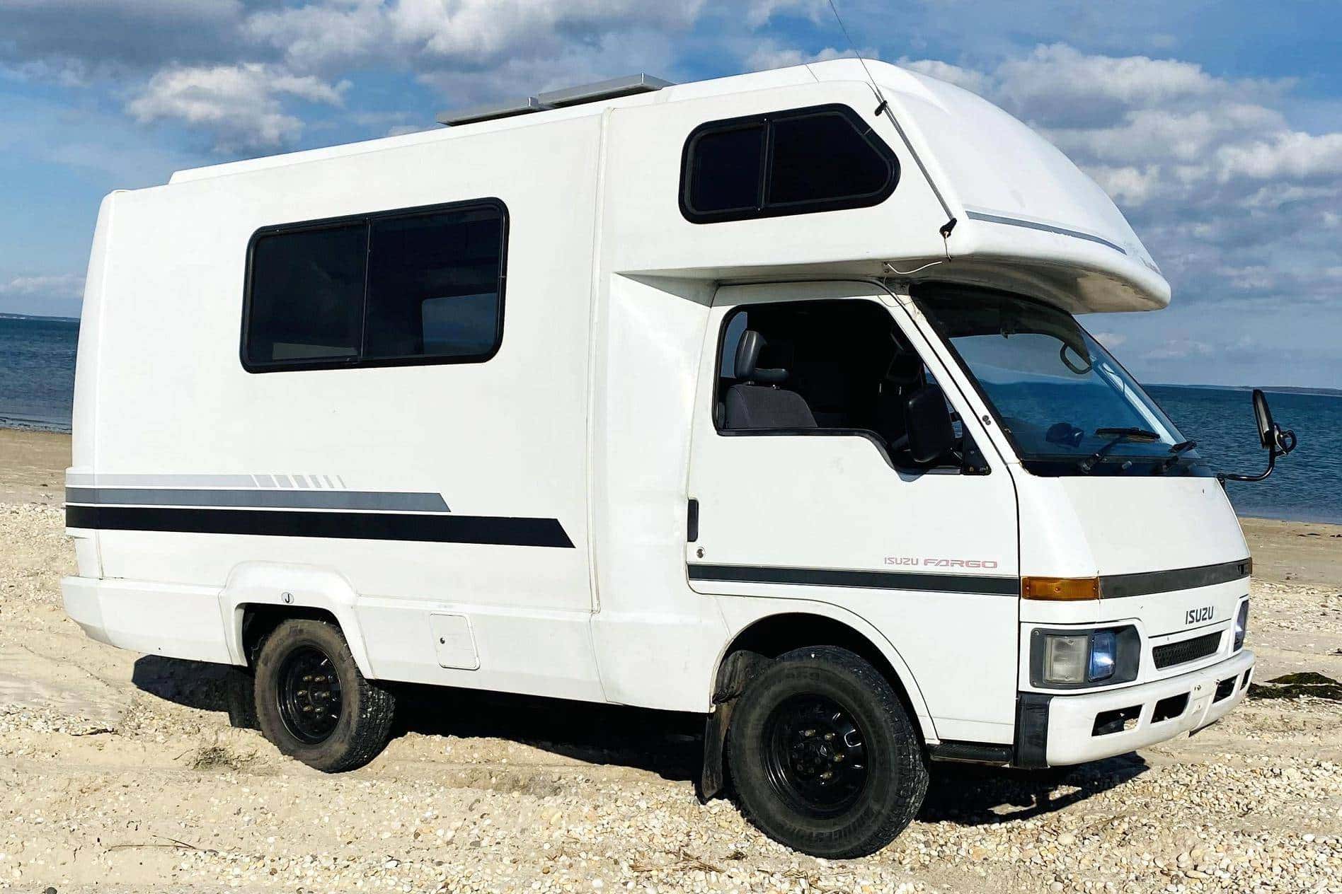 1995 Isuzu Fargo sold for $21,158