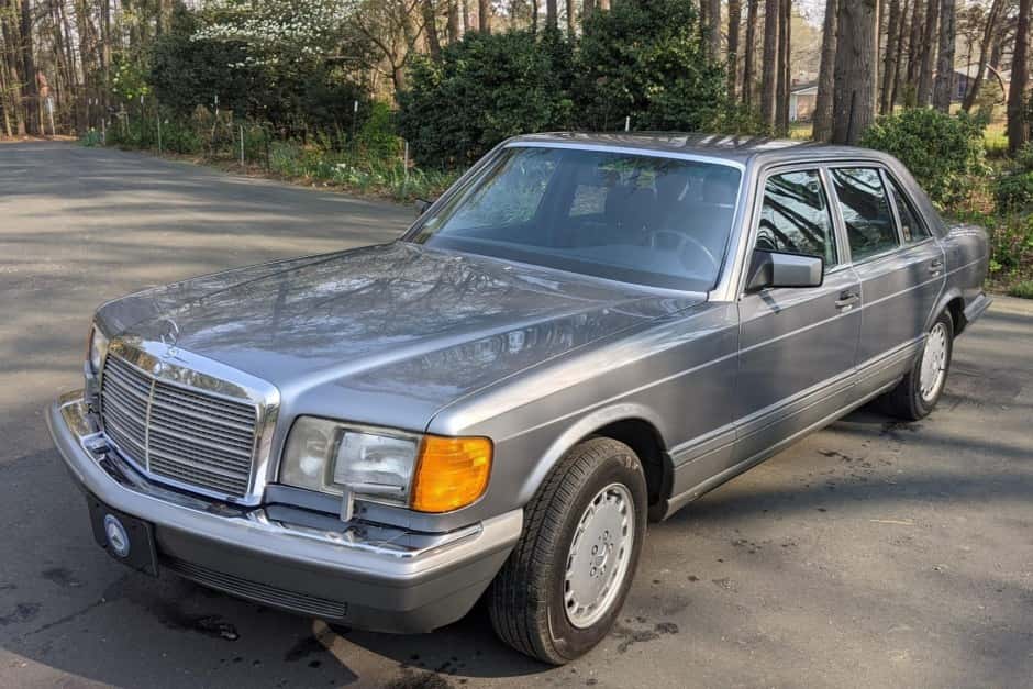 1988 Mercedes-Benz W126 S-Class sold for $8,600