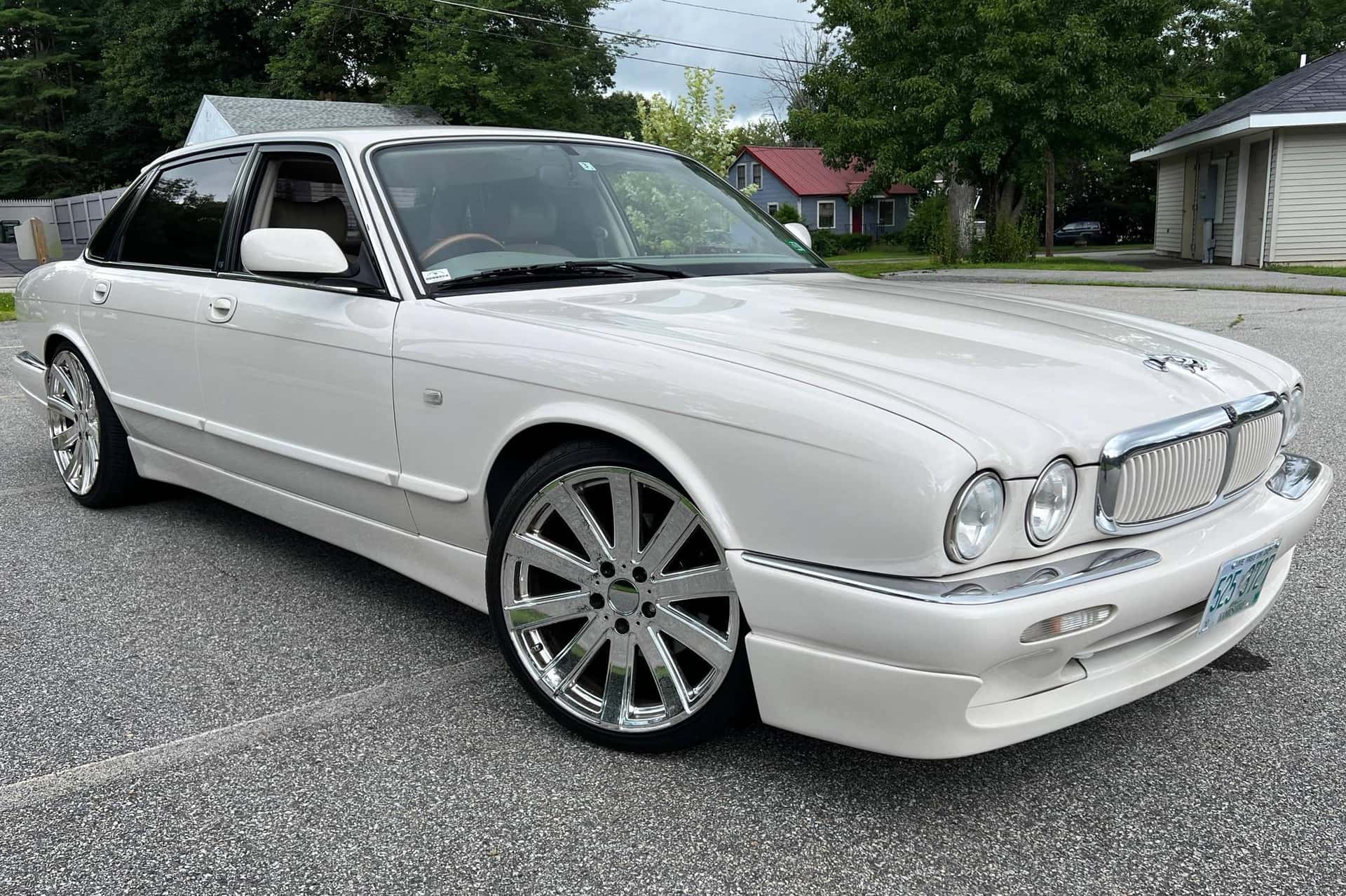 1997 Jaguar XJ8 sold for $5,600
