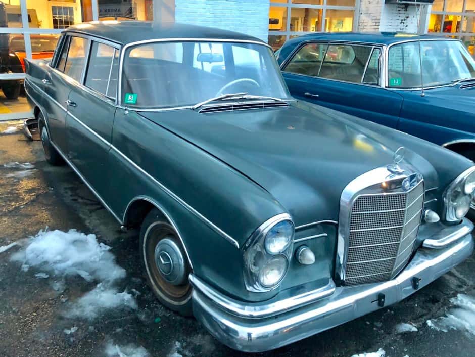1964 Mercedes-Benz W112 sold for $3,200