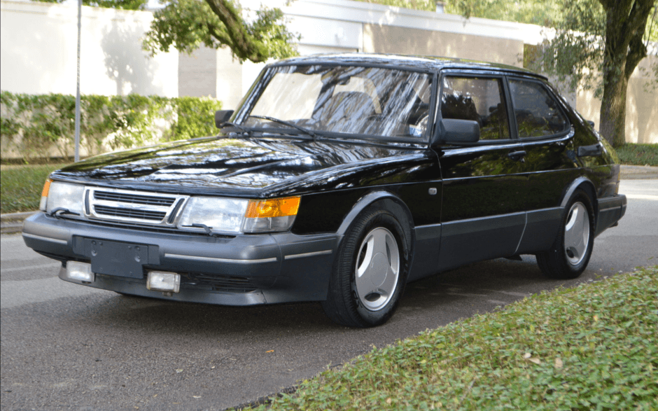 1991 Saab 900 sold for $11,750