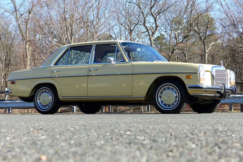 1973 Mercedes-Benz W114 & W115 sold for $15,500